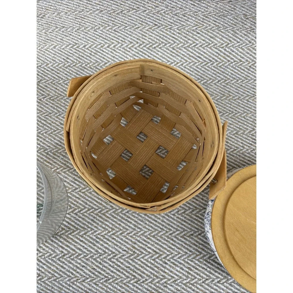 Peterboro Basket Co 5" Round Basket with Swing Handle and Toile Lid Protector - Picture 9 of 10